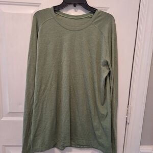 Lululemon.  Men’s long sleeved shirt.